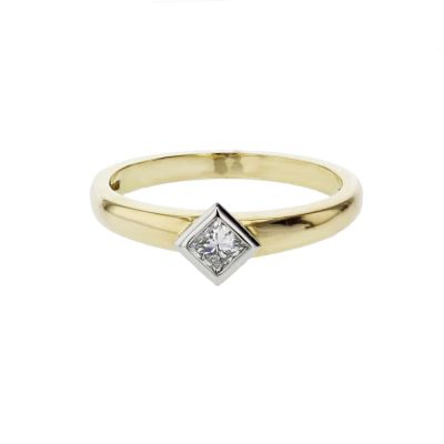 18ct. Yellow Gold Ring, Princess Cut Diamond