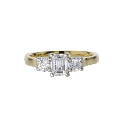 18ct. Yellow Gold Ring, Emerald cut Diamond