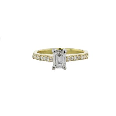 Emerald Cut Diamond Ring set in 18ct Yellow Gold